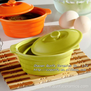 Roundearthenware cooking potwith lid and handle QF-011